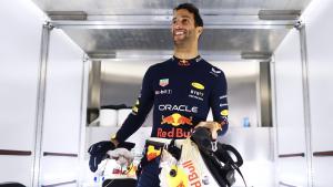 VIDEO: Ricciardo Melintir dengan RB19 pada Tes Silverstone